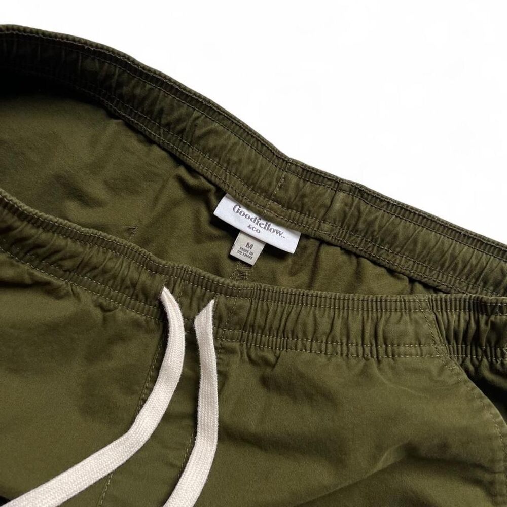 Men's Shorts Size Medium - Picture 3 of 9